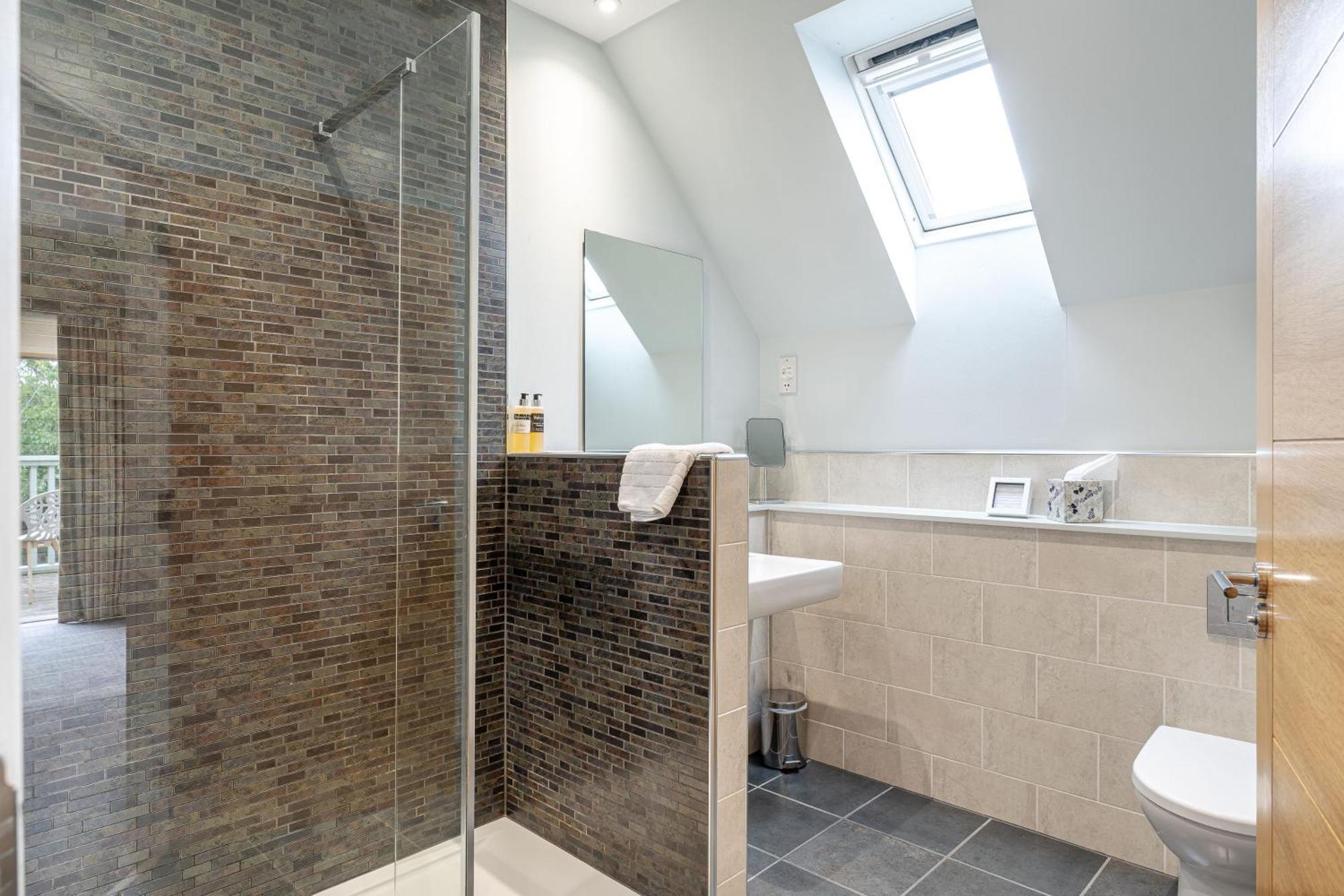 Sandown House 5*